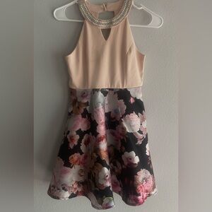 Girl’s formal Dress